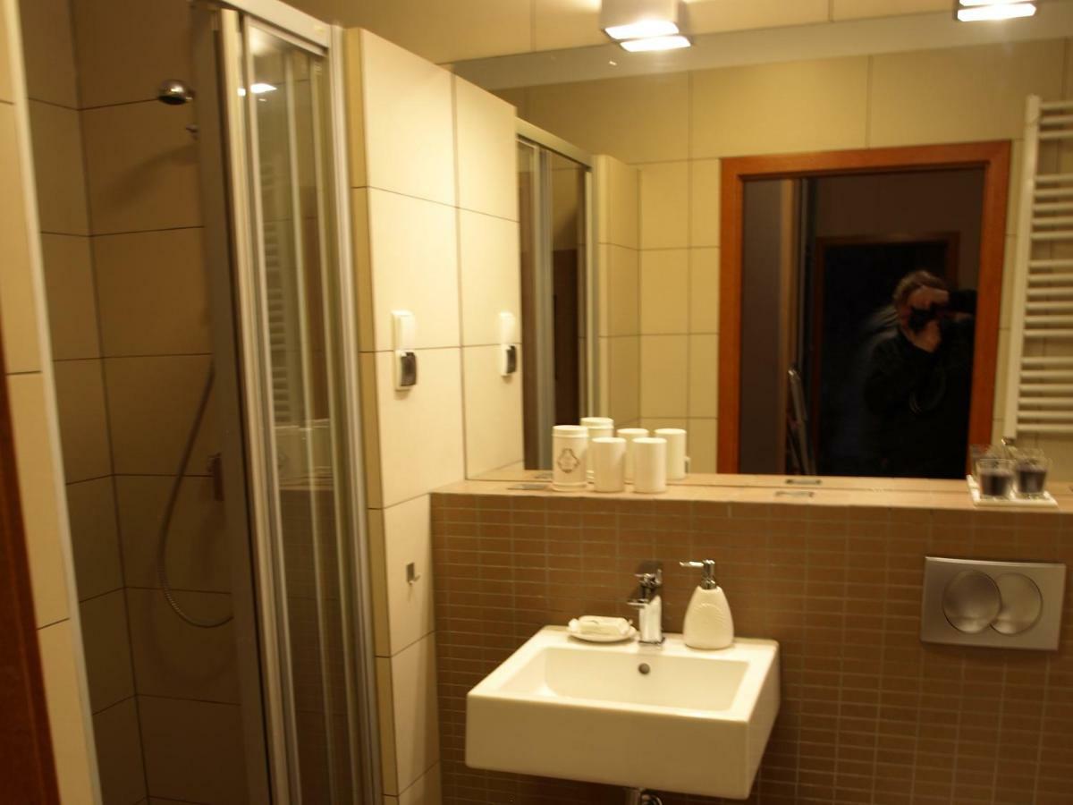 Apartament Przy Parku วรอตซวาฟ ภายนอก รูปภาพ