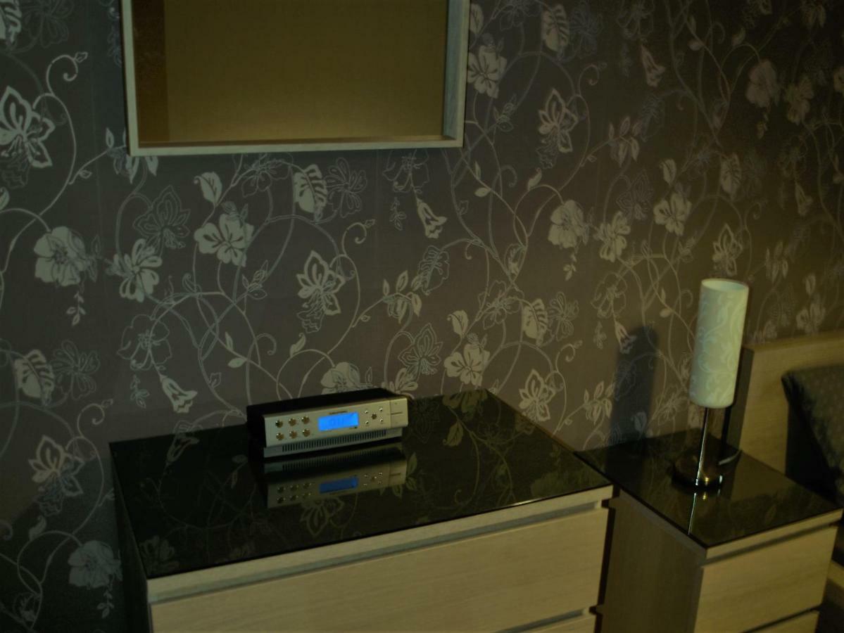 Apartament Przy Parku วรอตซวาฟ ภายนอก รูปภาพ